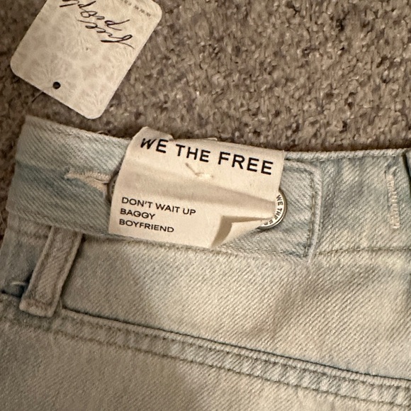 NWT Free People Don’t Wait Up Baggy Boyfriend Distressed Jeans ~ Light Wash - Picture 13 of 16